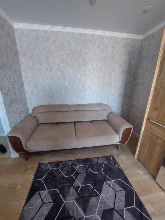 Срочно отдам диван бесплатно