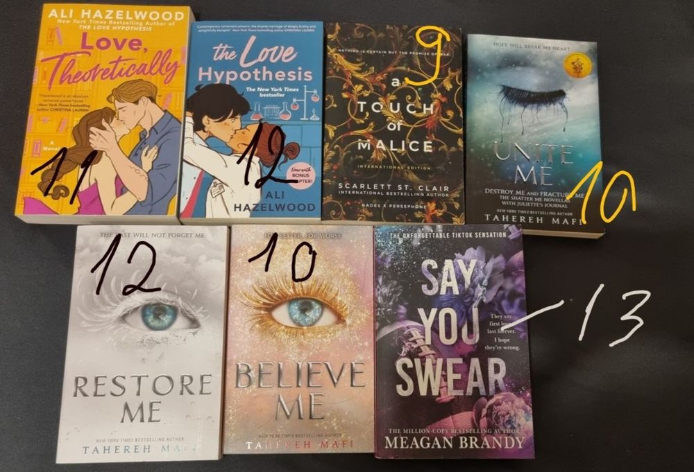 Продавам книги на английски език