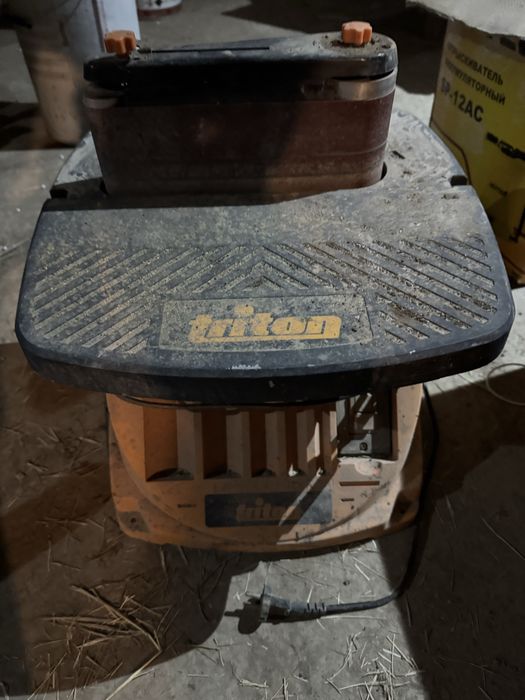 Шлифовальная машинка