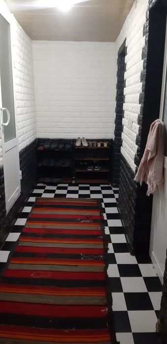 Hovli sotiladi; 9 soʻtixlik.