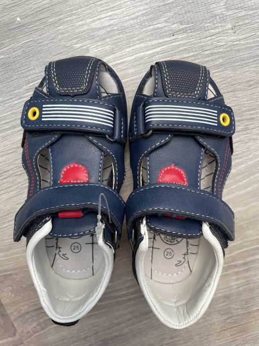 Продам новые сандали