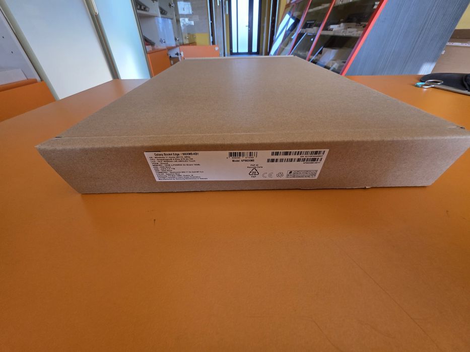 Samsung Book4 Edge 16",Elite X Pro, 16GB RAM, SSD de 1TB Blue sigilat