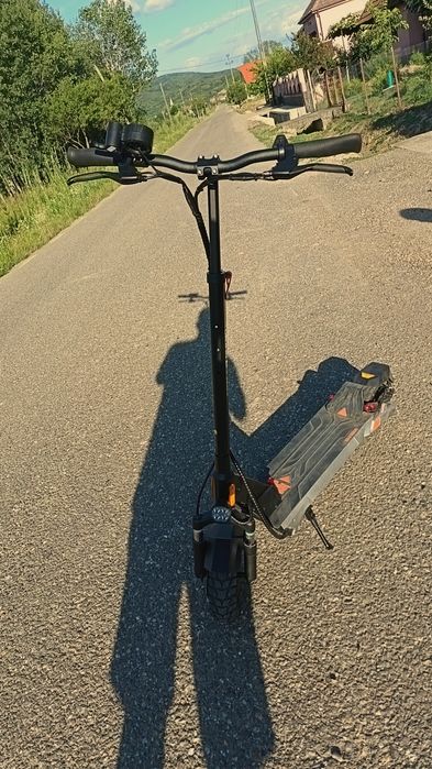 Vând trotinetă kukirin m4 max