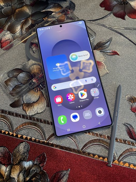 Vand/schimb s25 ultra aproape nou 33 cicluri de incarcare