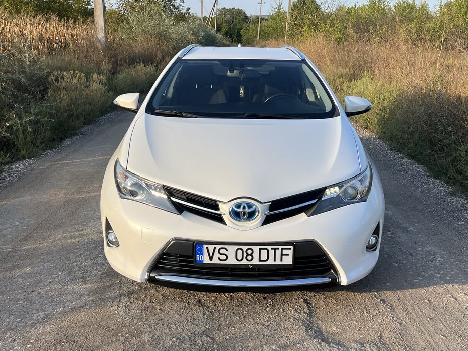 TOYOTA Auris 2014 — imagine 3