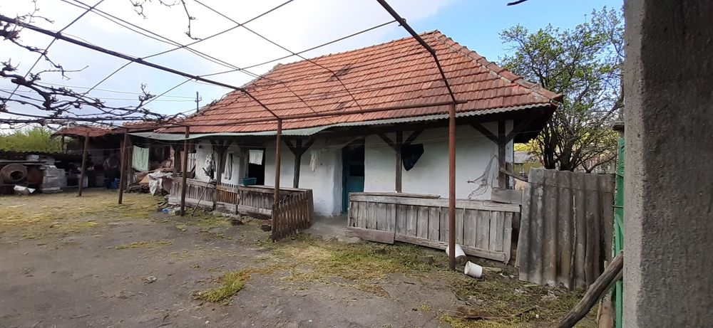 Casa de vanzare în Țigănești de Cris com Brusturi