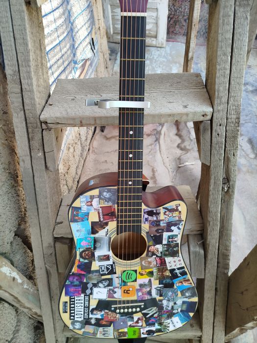 Estetik gitara sotiladi