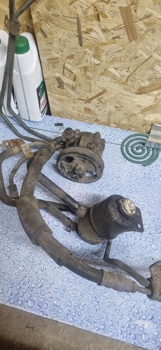 Гидроуселитель руля