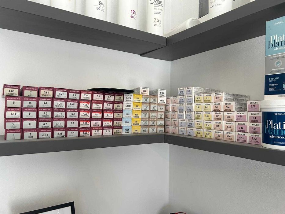 коплект от професионални  боий за коса. висок крас Монти Бело .