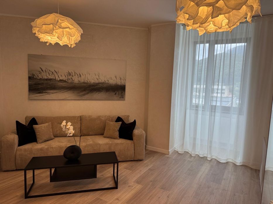 Apartament nou de inchiriat,central, 2 camere, mobilat