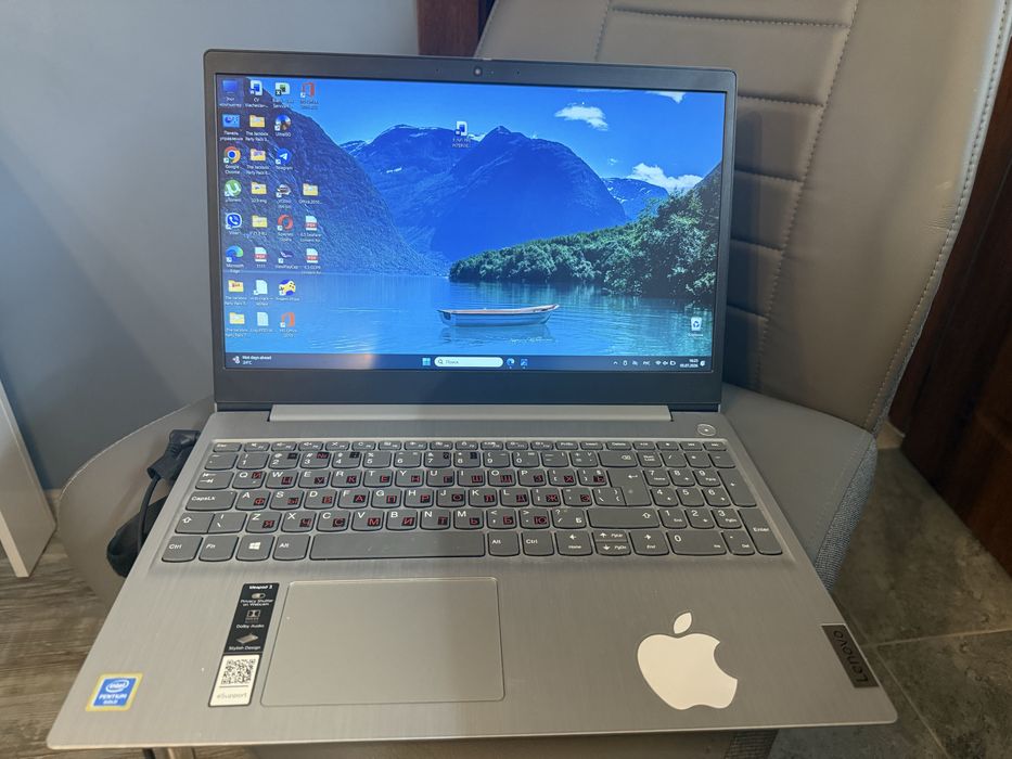 Лаптоп Lenovo IdeaPad 3 15IML05,
