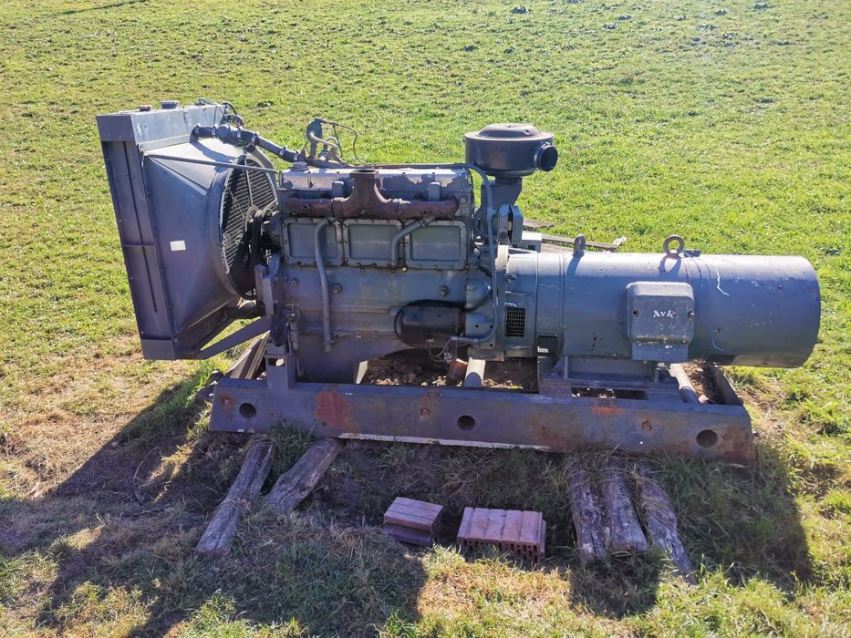 Vând generator 380V