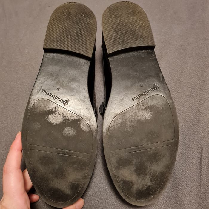 Vând pantofi Stradivarius marimea 37
