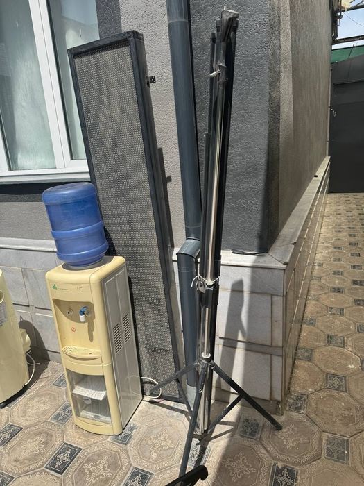 Продаеться настенный телевизор