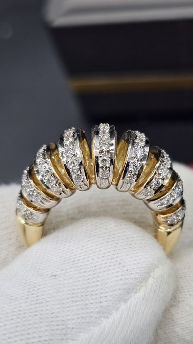 Масивен златен пръстен 14K с естествени диаманти | 14.65 г | Луксозен дизайнерски модел