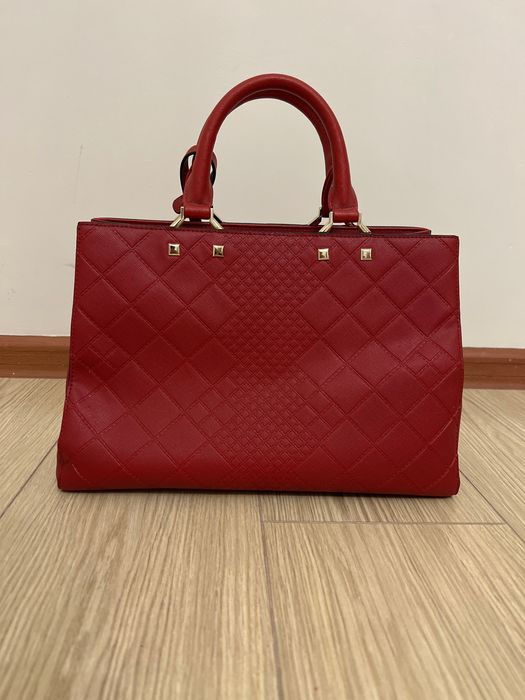 Женская красная сумка