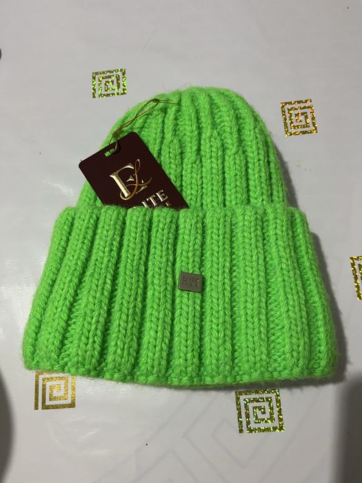 Продам шапку  срочно