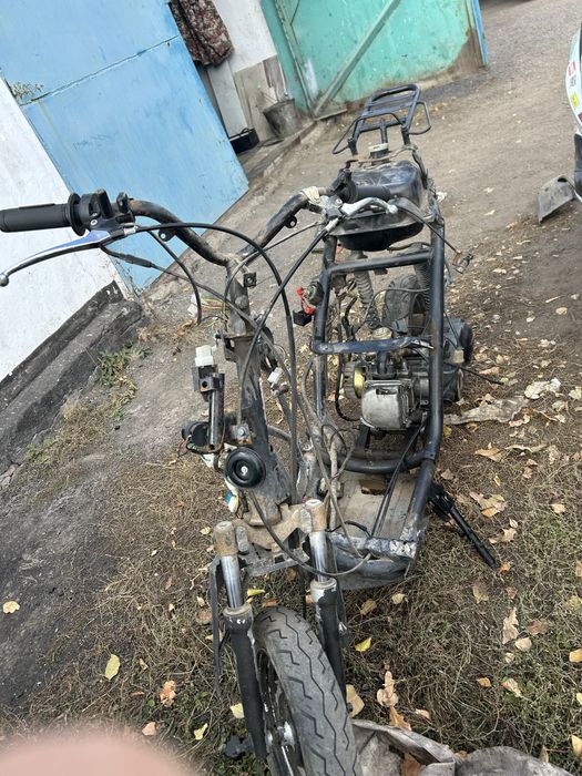 Продам скутер скелет 80 куб