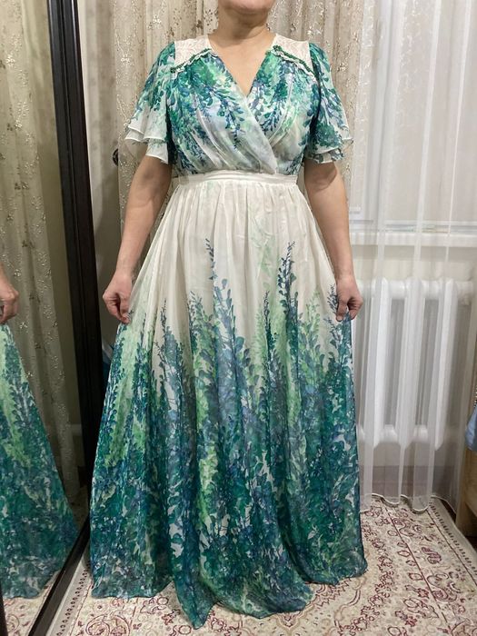 Продам платья б/у