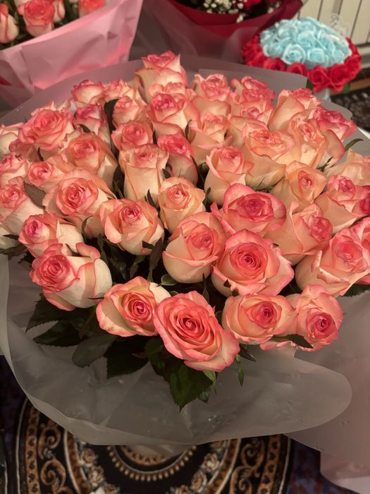 Срочно продам цветы (букеты)свежие