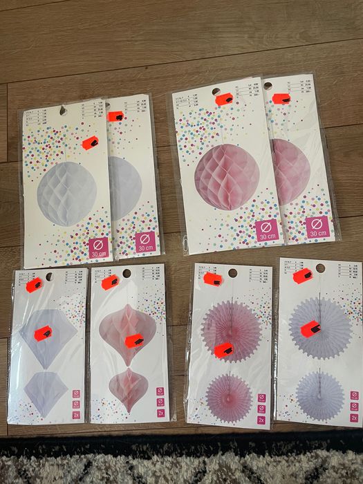 Decorațiuni în formă de fagure din hârtie kik roz și alb 30cm, 25cm, 15cm | decorațiuni de petrecere