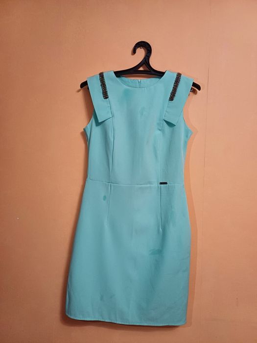 Продам платья разные