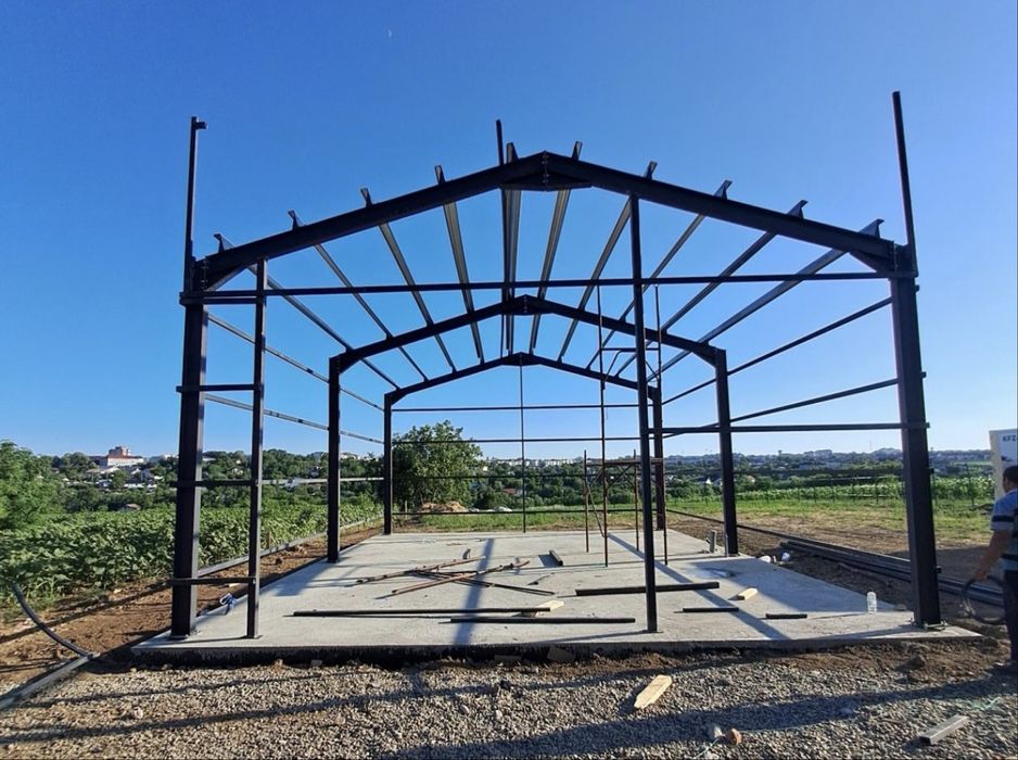 Vand hale si structurii metalice,direct producatorii