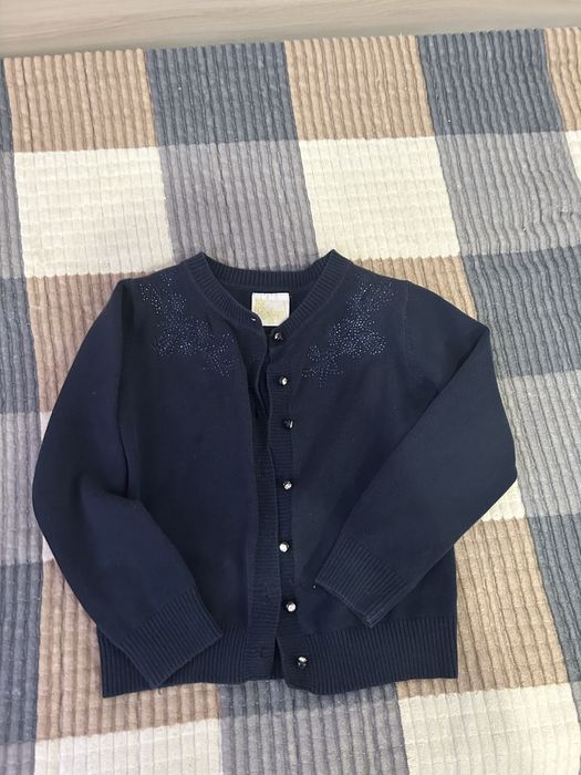 Продам кофточку школьную