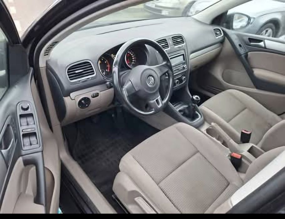 Vw golf VI * 1.6 benzina 104cp clasic fara turbo. EURO5.

Vw golf