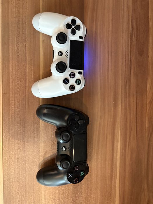 Продавам плейстейшън PS 4