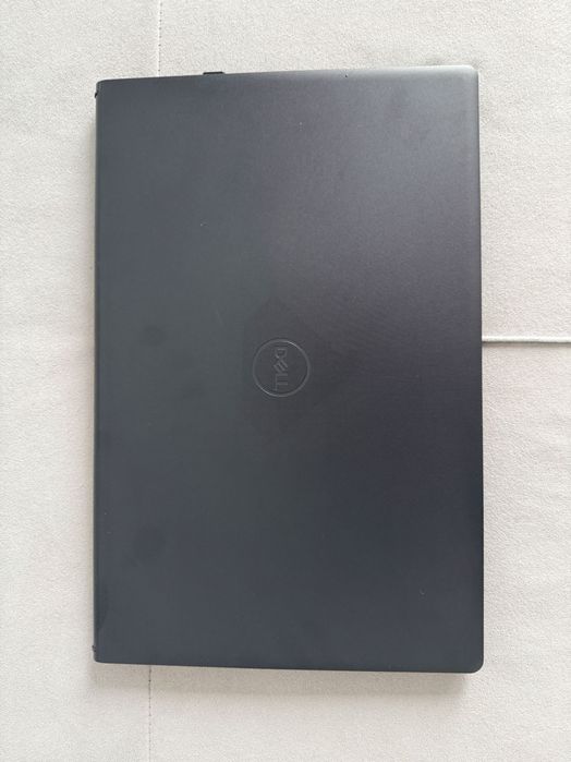 Dell Vostro 3530 nou Intel Core i3-1305U 4.5 GHz 8GB DDR4, 256TB SSD