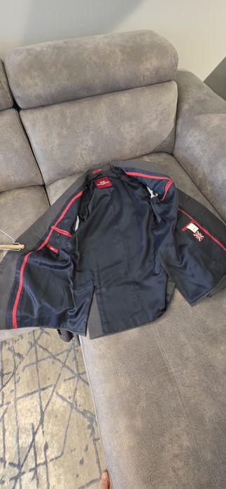 Мъжки Костюм ! Нов!FINSHLEY & HARDING!Размер М, slim fit!