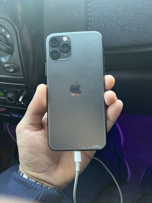 Iphone 11pro 256gb sotladi ayblari rasmda
