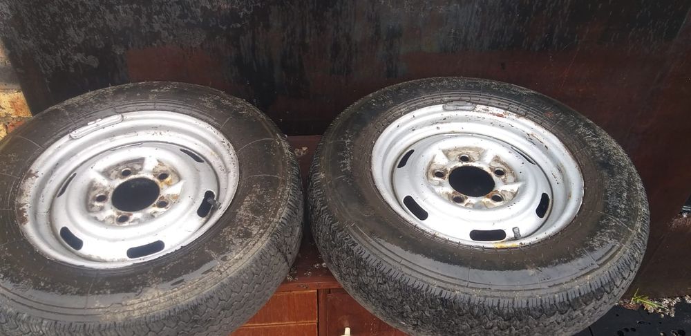 Шины с дисками на Москвич