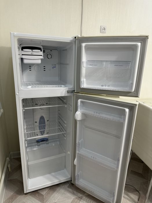 Холодильник LG .Отличная заморозка. Несколько режимов