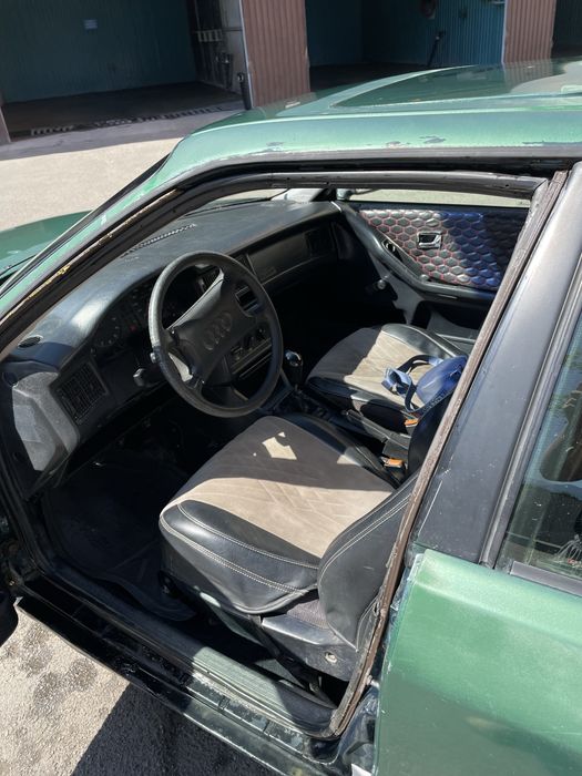 Срочно продам Audi 80