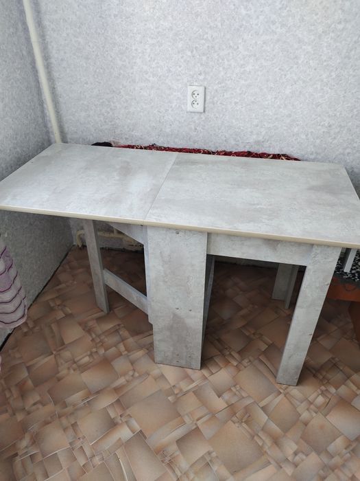 Продам стол раздвижной