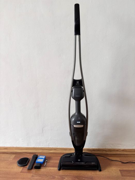 aspirator vertical Electrolux Seria 600 2in1