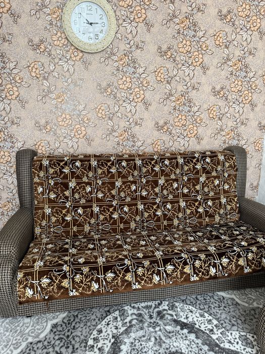 Диван с двумя креслами