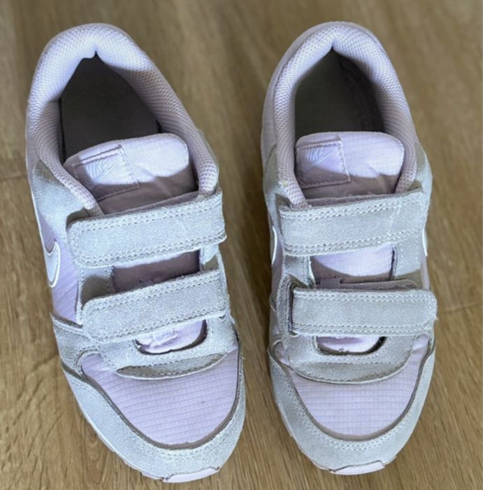 Adidasi Nike, masura 33