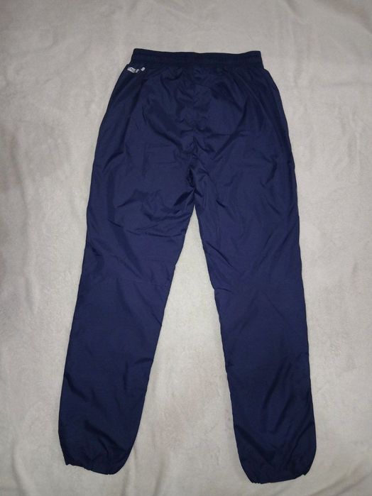 Лёгкие спортивные штаны от бренда Nike