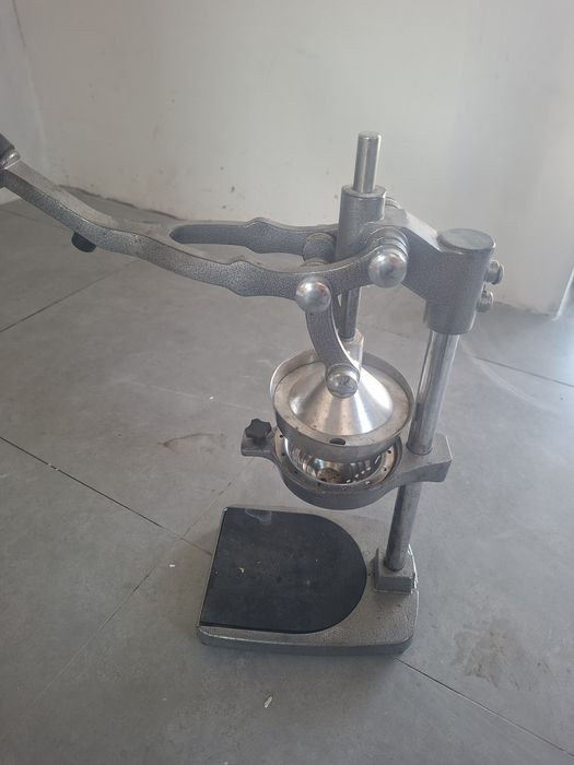 Соковыжималка  продам