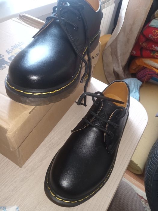 Dr. Martens Дерби