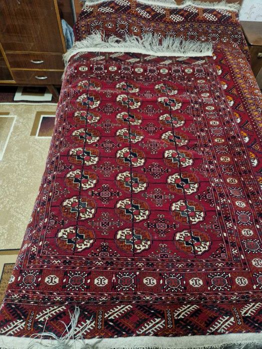 Продаю  Текинские ковры ( идеальное состояние)