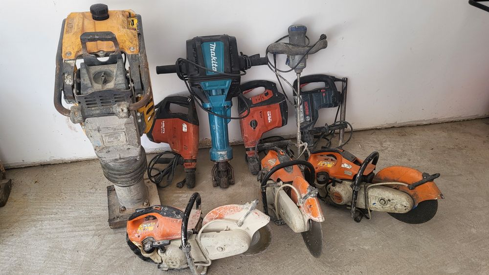 Inchiriez mai compactor /placi compactoare /picamare/scule