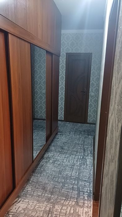 Sergili 5A 2 bekat 3 xonali uy sotiladi  Metro yonida