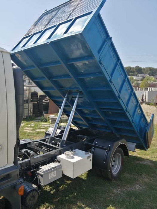 Vand Nissan Cabstar . Basculant. Pret 7600 eur. UNA Mai este de VANZARE