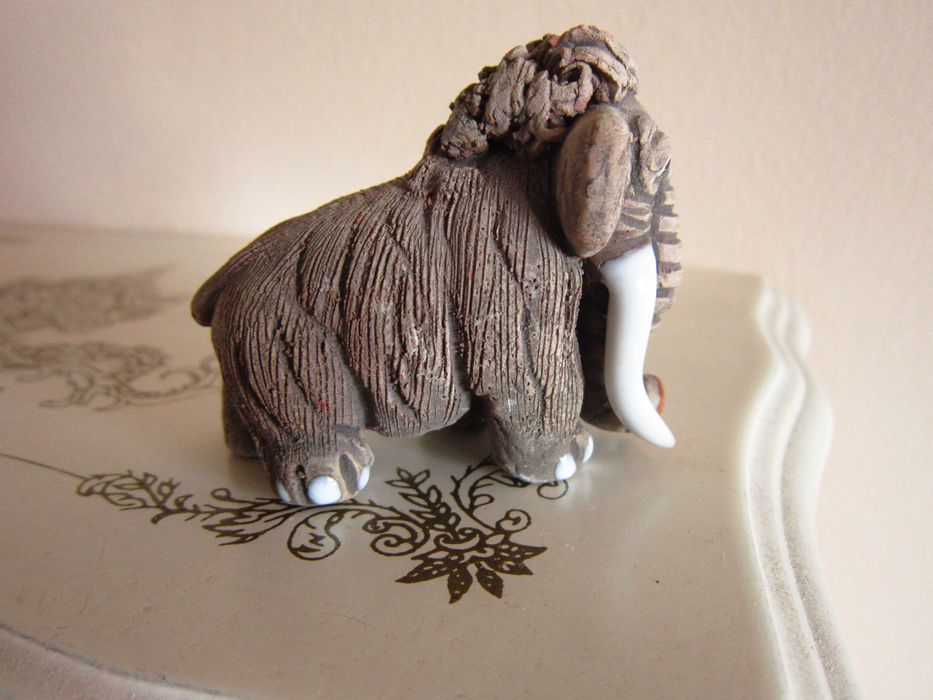 cadou rar Peru 1980 Mamut handmade  figurina mica