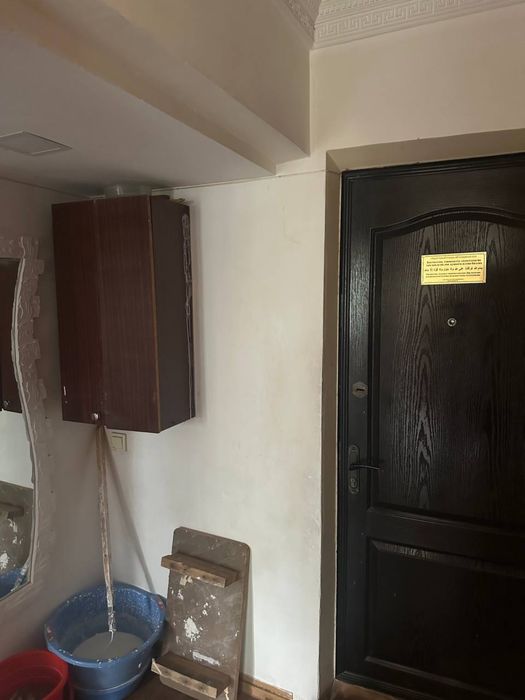 Чирчик шахар 3 м/р 1х сотилади 21.300$ Бош толов ва Паспорт бн Ипотека