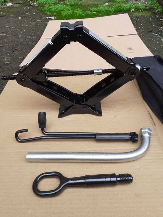 Cric,cheie roti VW Passat B8,Arteon,Touran, SKODA Superb,Octavia, SEAT